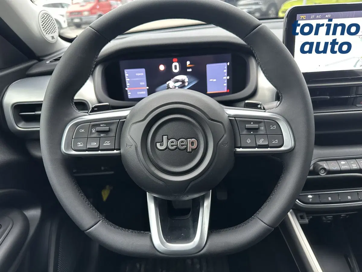Jeep Avenger nuova a Torino (17)