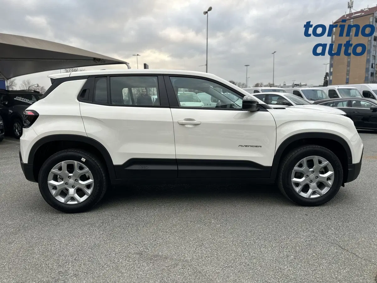 Jeep Avenger nuova a Torino (8)