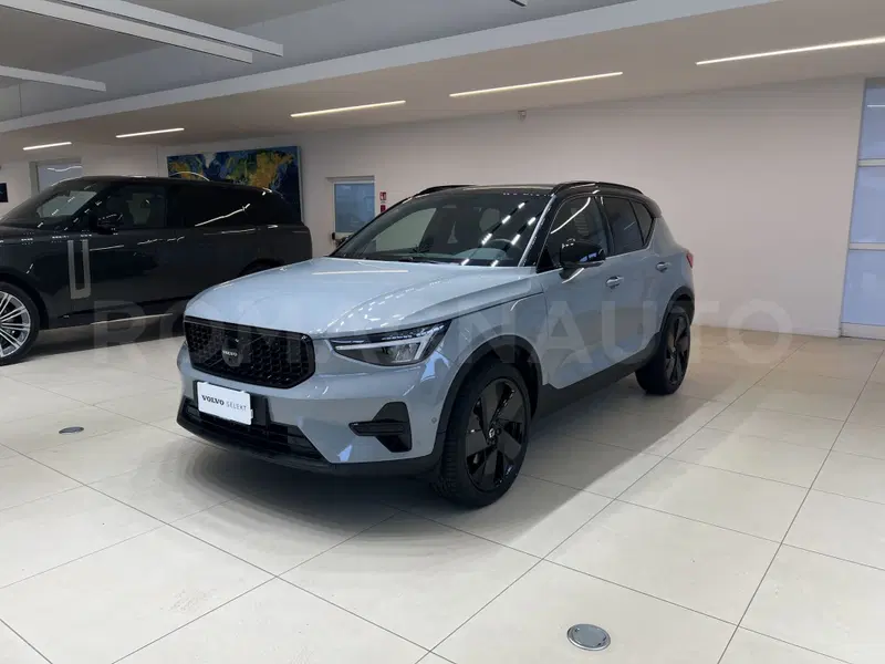 Volvo XC40 nuova a Forlì-Cesena
