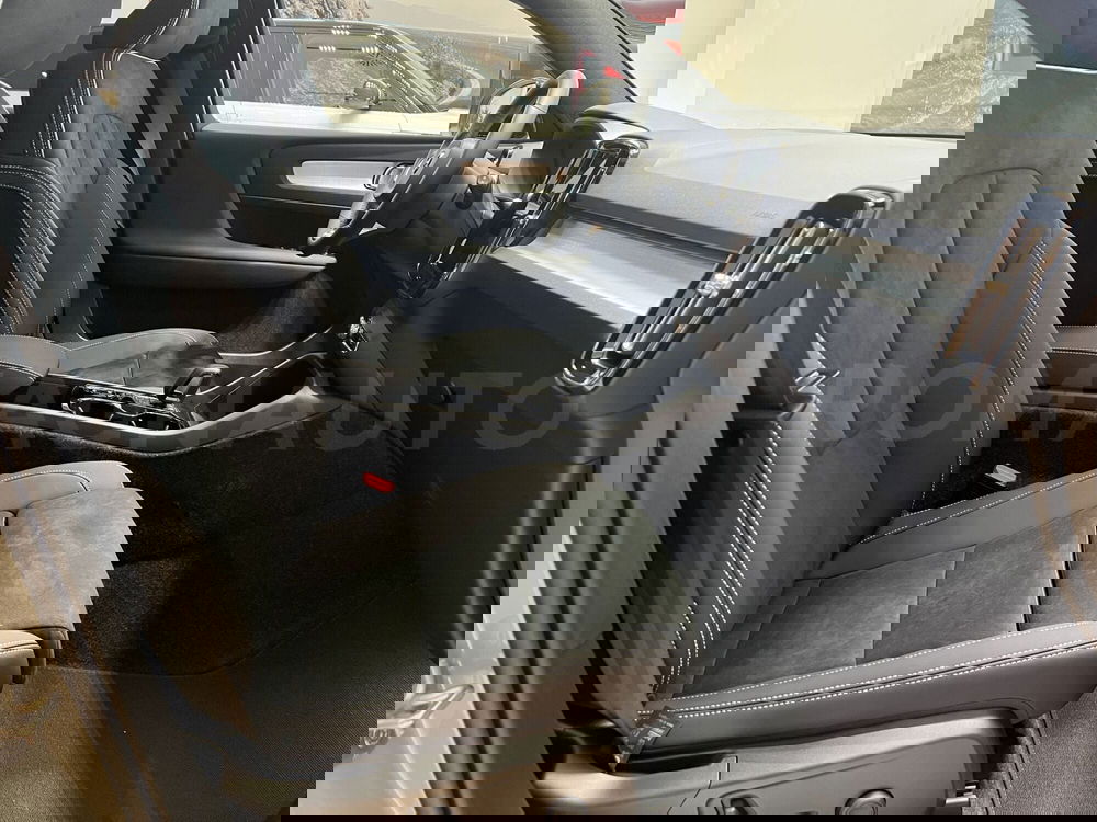 Volvo XC40 nuova a Forlì-Cesena (10)