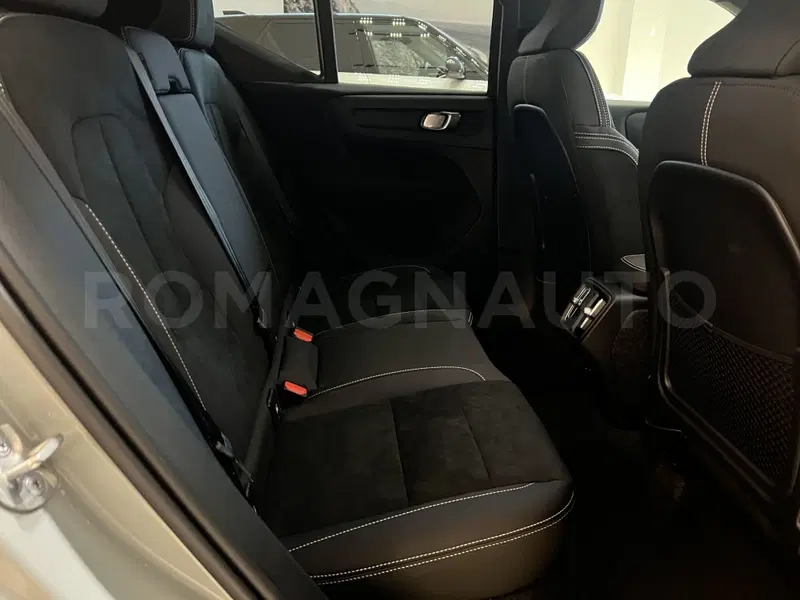 Volvo XC40 nuova a Forlì-Cesena (11)