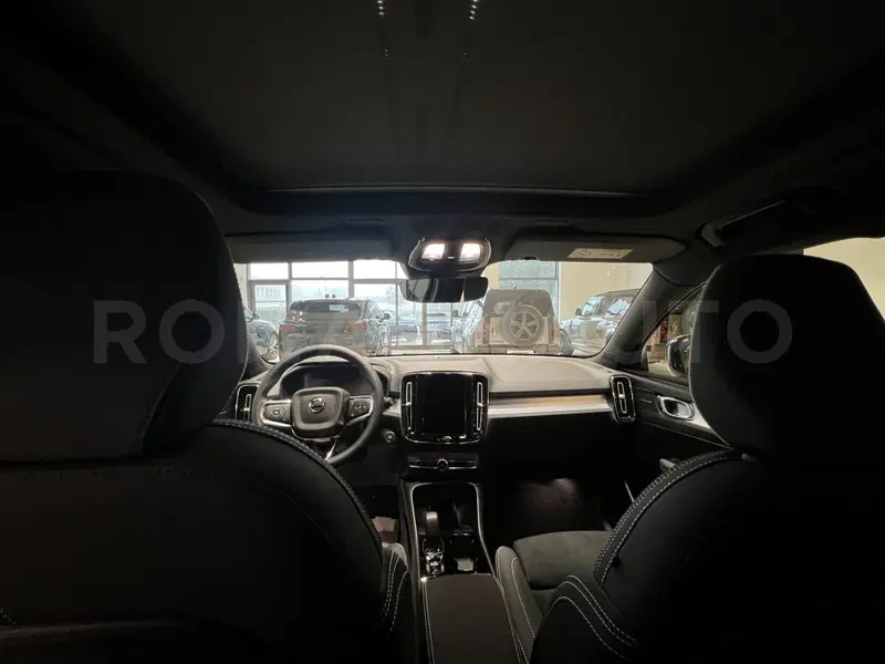 Volvo XC40 nuova a Forlì-Cesena (13)