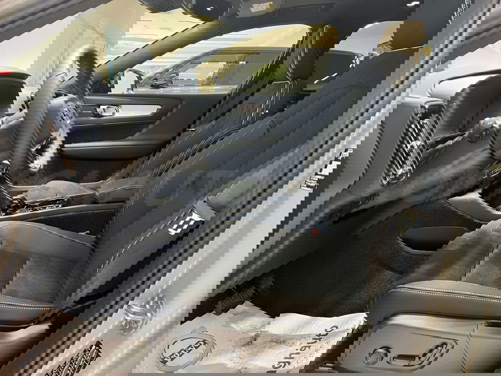 Volvo XC40 nuova a Forlì-Cesena (16)