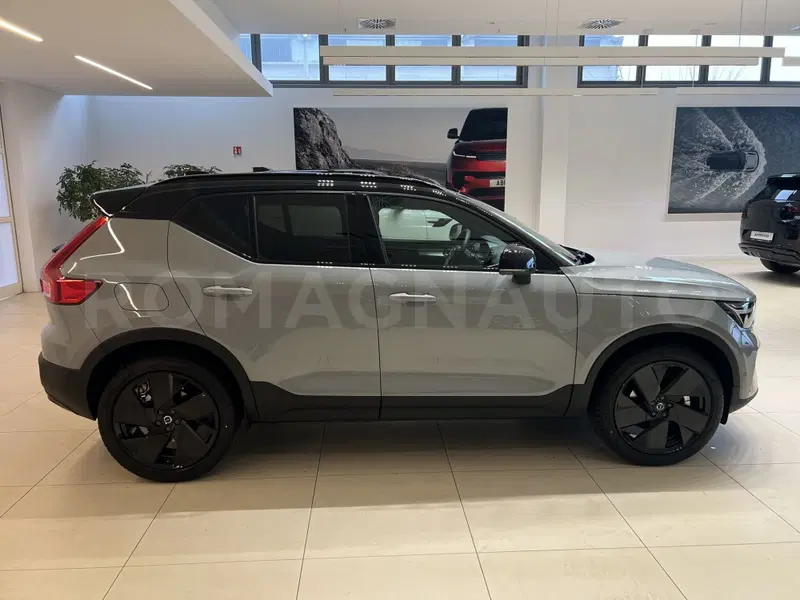 Volvo XC40 nuova a Forlì-Cesena (4)