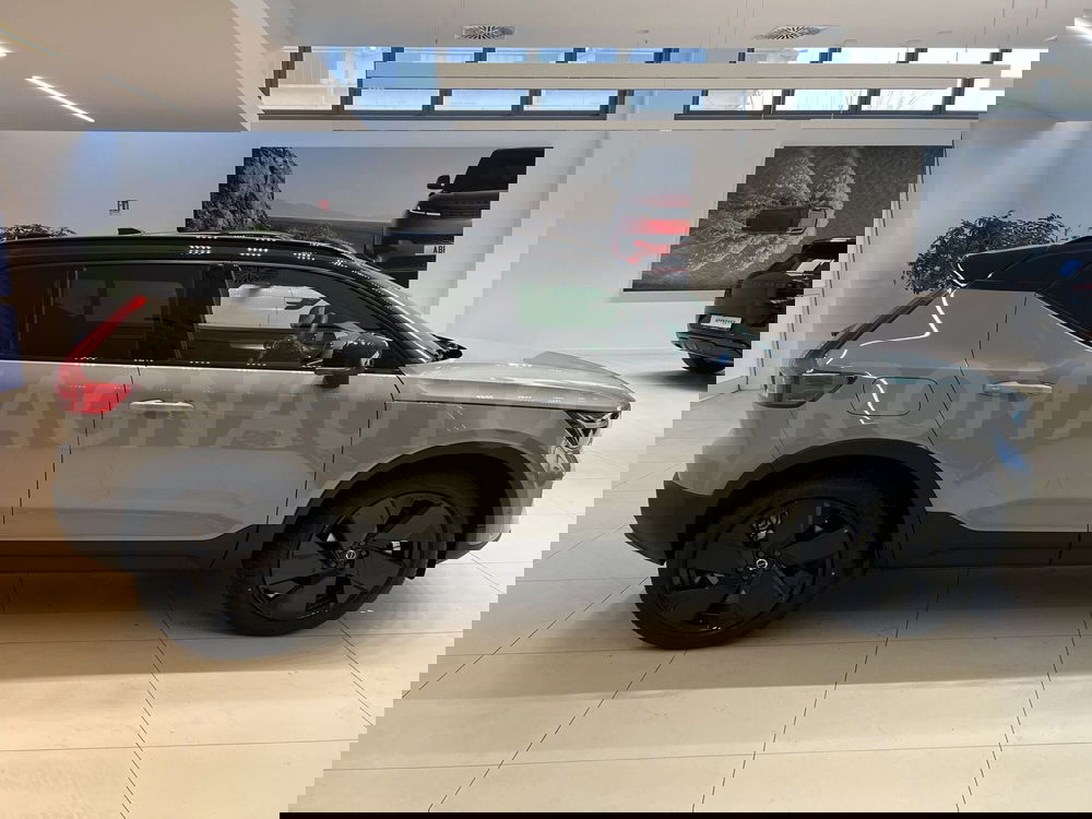 Volvo XC40 nuova a Forlì-Cesena (4)