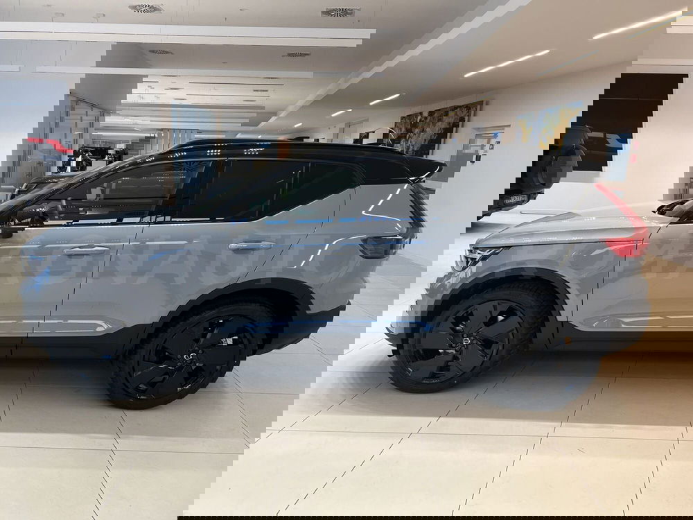 Volvo XC40 nuova a Forlì-Cesena (8)