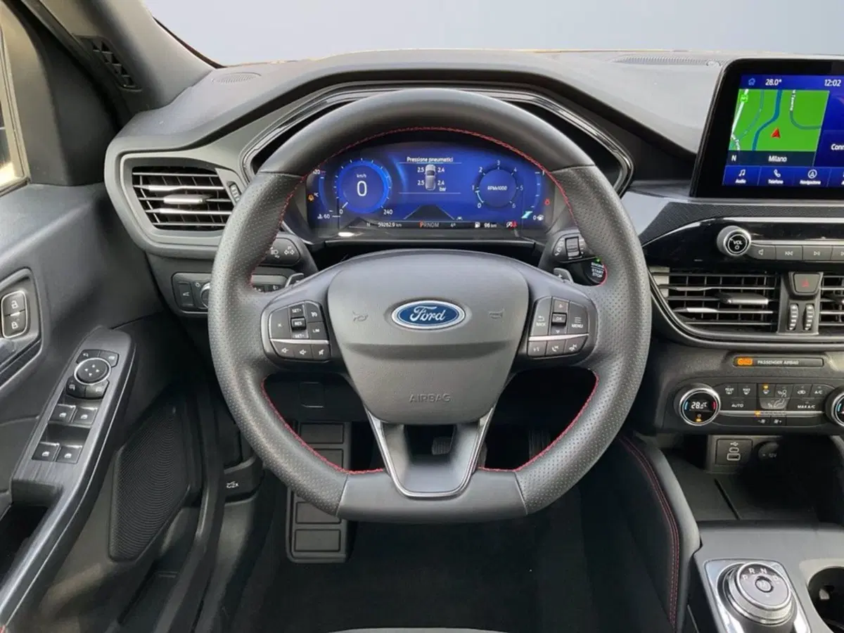 Ford Kuga usata a Milano (13)