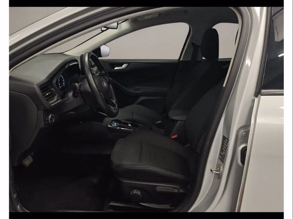 Ford Focus Station Wagon usata a Catania (9)