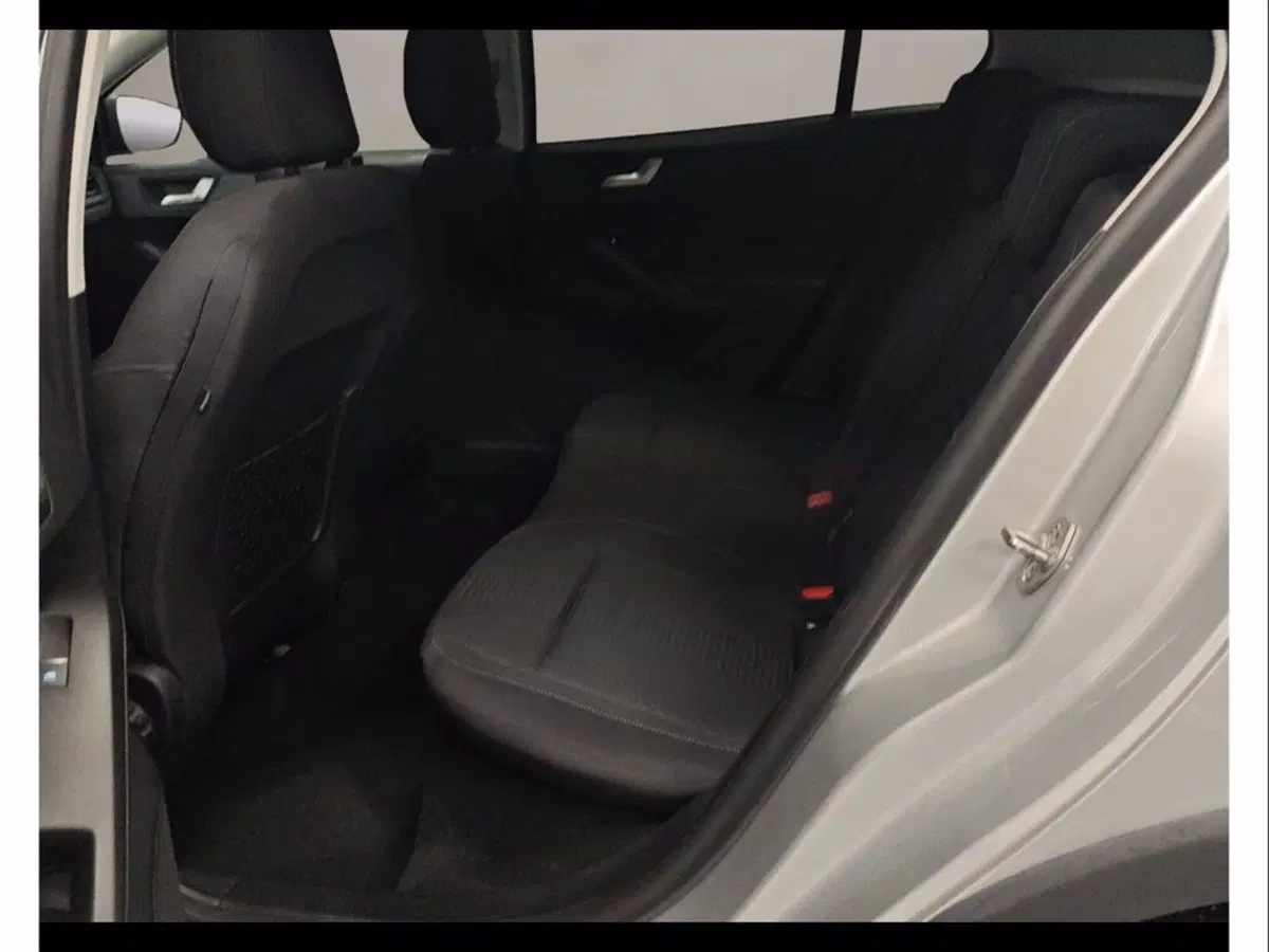 Ford Focus Station Wagon usata a Catania (11)