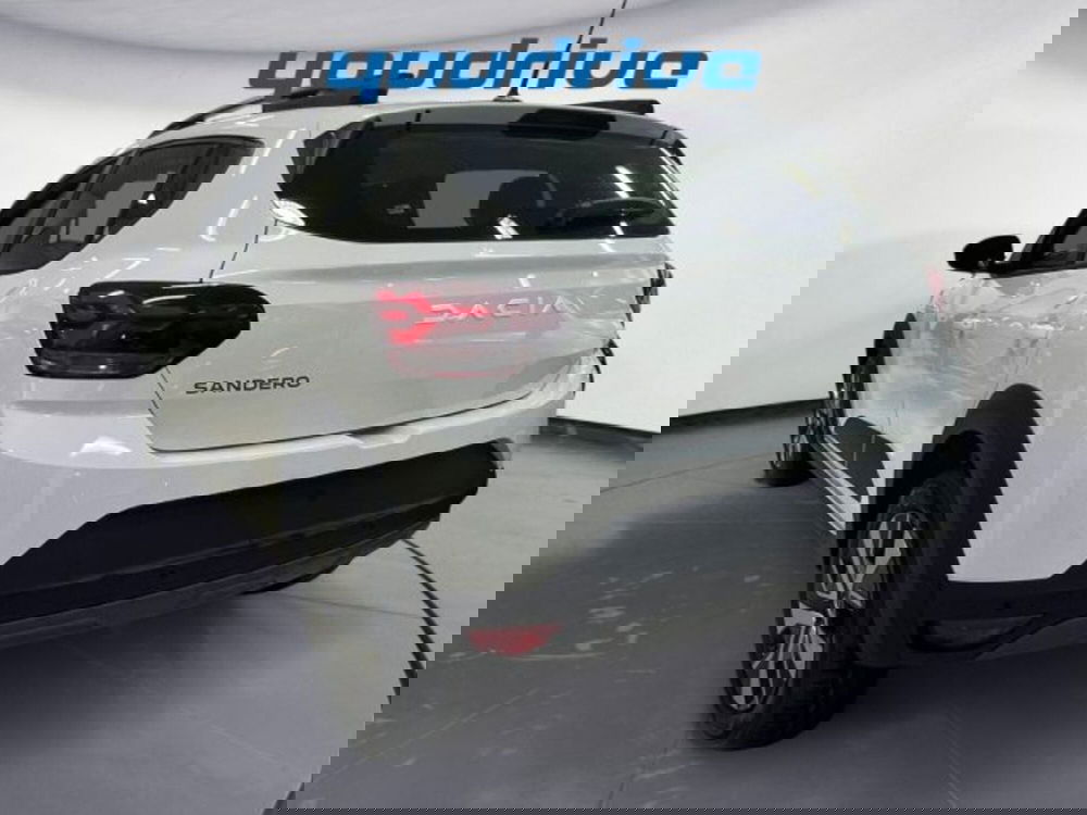 Dacia Sandero Stepway nuova a Napoli (2)