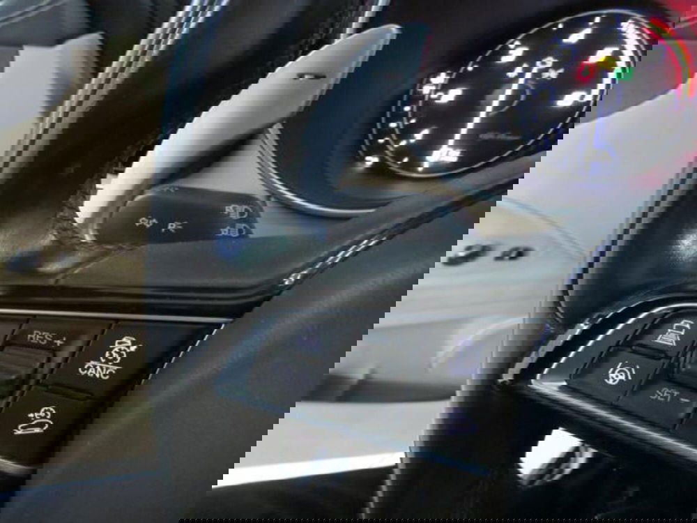 Alfa Romeo Stelvio usata a Lodi (14)