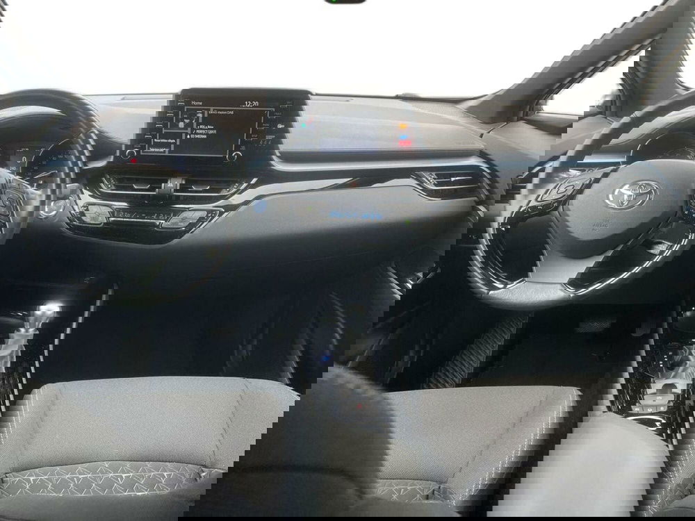 Toyota Toyota C-HR usata a Lecco (8)