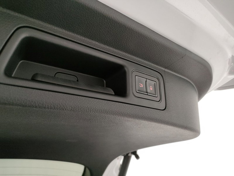 Byd Seal U DM-i  nuova a Caserta (9)