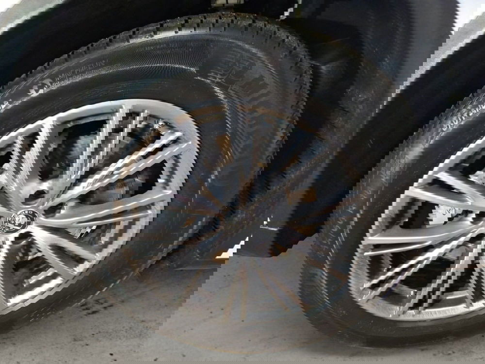 Alfa Romeo Stelvio usata a Salerno (17)