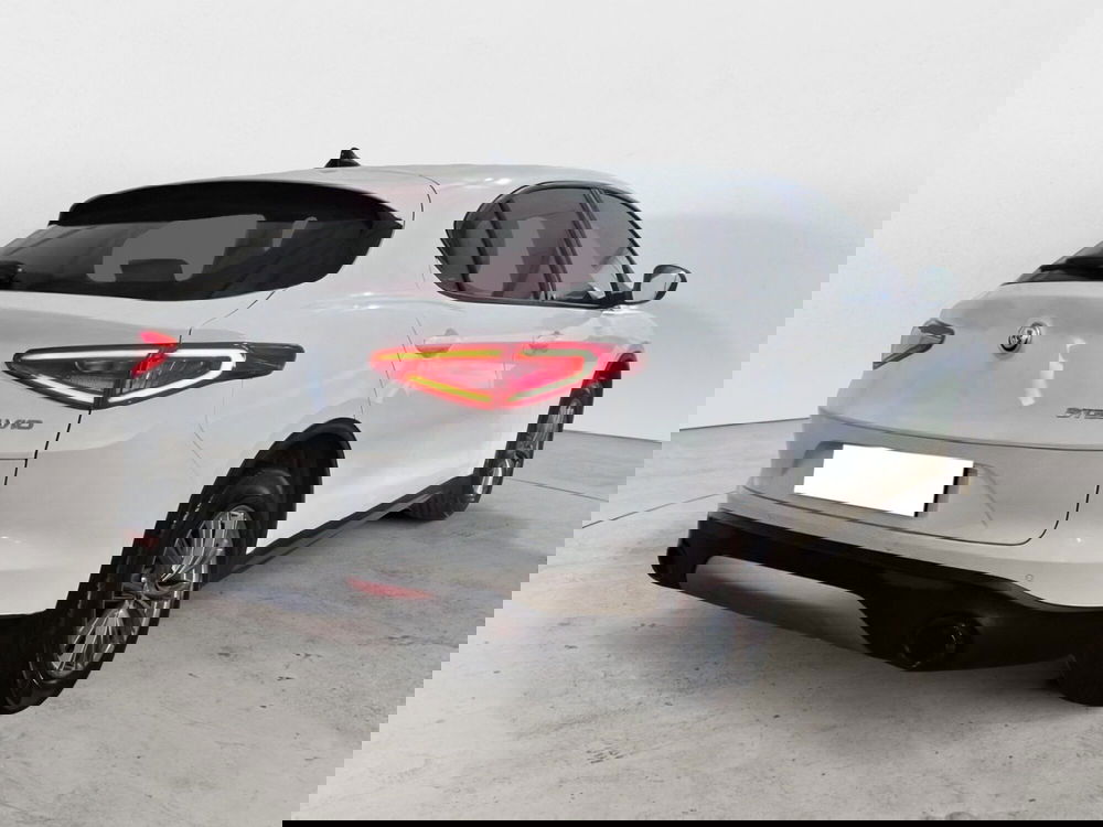 Alfa Romeo Stelvio usata a Salerno (3)