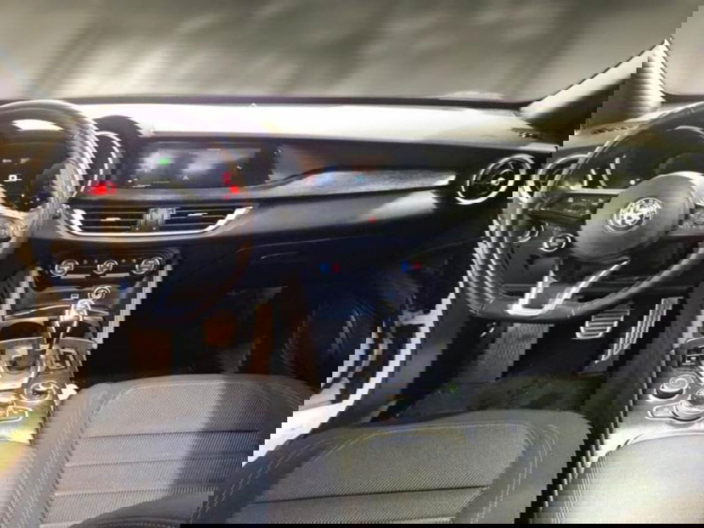 Alfa Romeo Stelvio usata a Salerno (9)