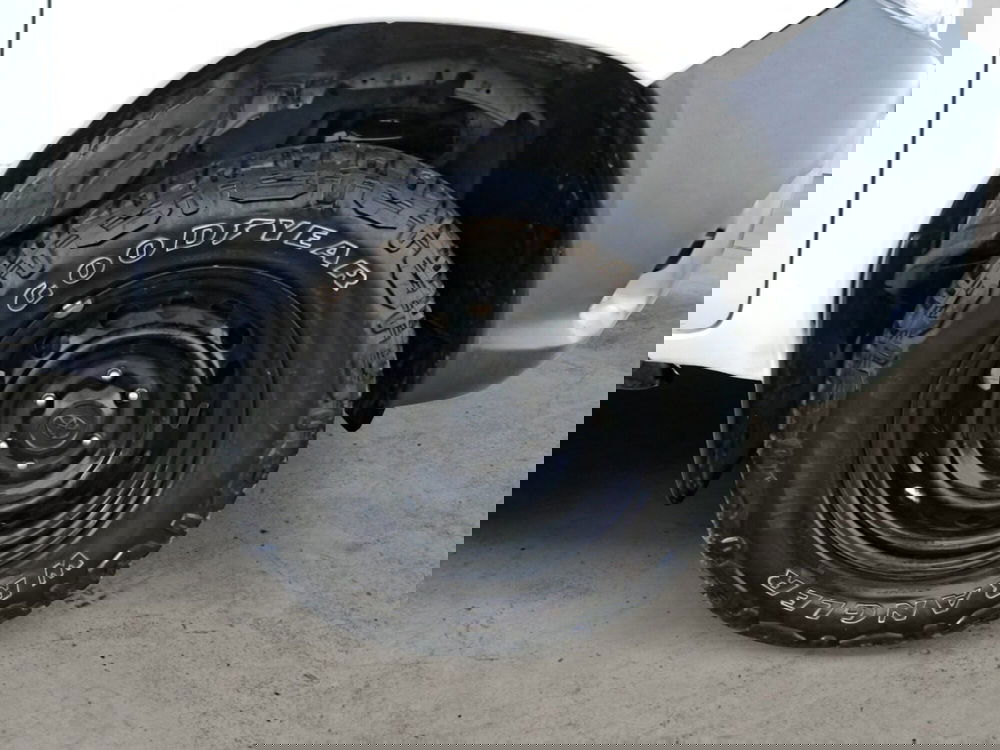 Toyota Hilux usata a Salerno (17)