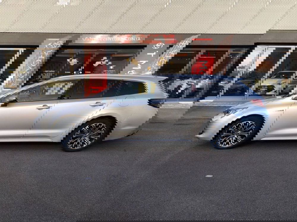 Toyota Corolla Touring Sports nuova a Mantova (2)