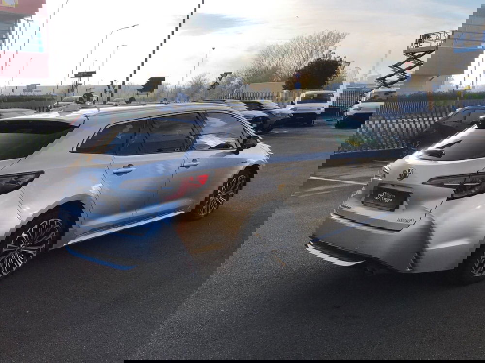 Toyota Corolla Touring Sports nuova a Mantova (6)