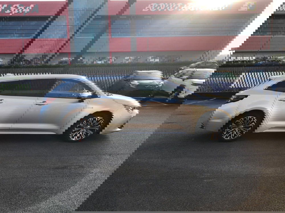 Toyota Corolla Touring Sports nuova a Mantova (7)