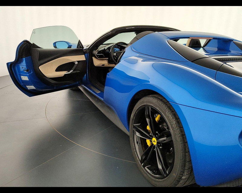 Ferrari 296 Spider usata a Verona (19)