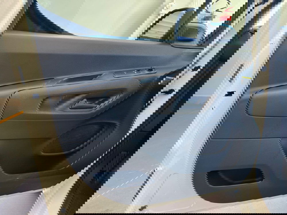 Peugeot Partner Furgone usata a Bari (11)