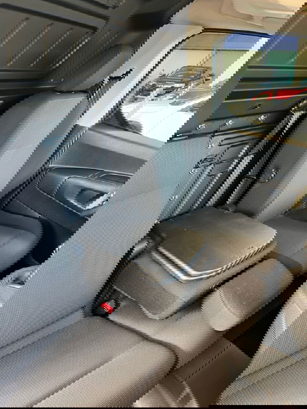 Peugeot Partner Furgone usata a Bari (16)
