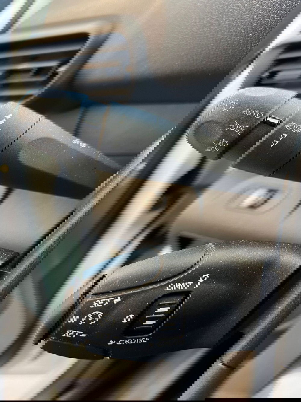 Peugeot Partner Furgone usata a Bari (20)