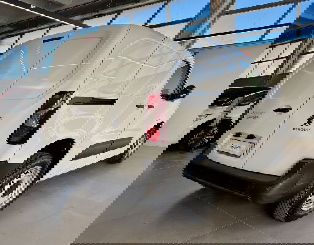 Peugeot Partner Furgone usata a Bari (8)