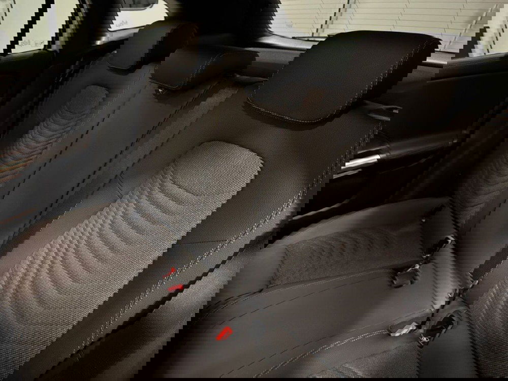 Mercedes-Benz GLA SUV nuova a Rimini (13)