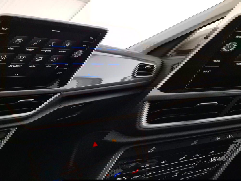 Volkswagen T-Roc usata a Massa-Carrara (13)