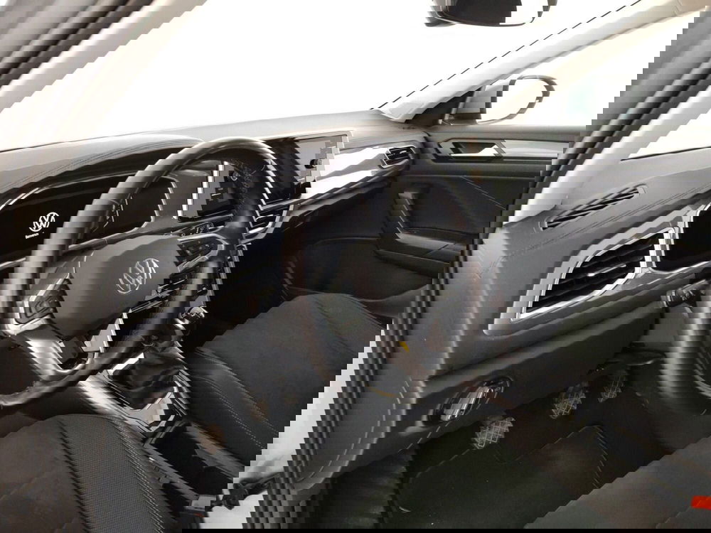 Volkswagen T-Roc usata a Massa-Carrara (8)