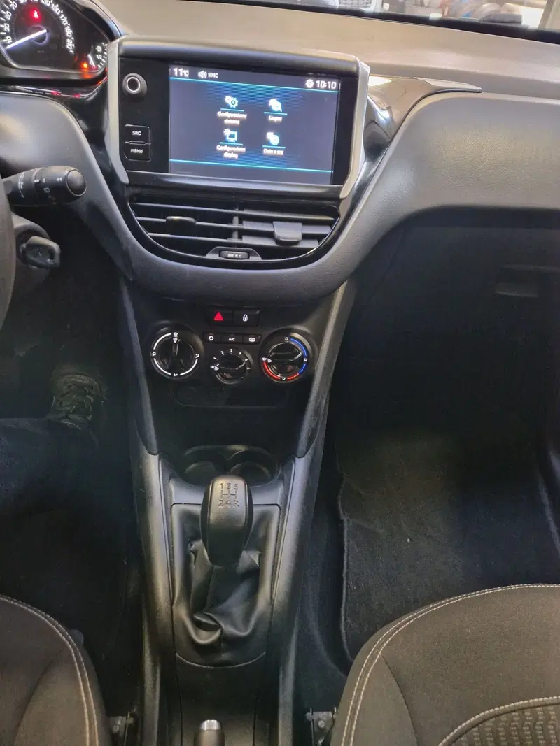 Peugeot 208 usata a Varese (13)