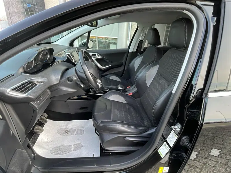 Peugeot 2008 usata a Parma (9)