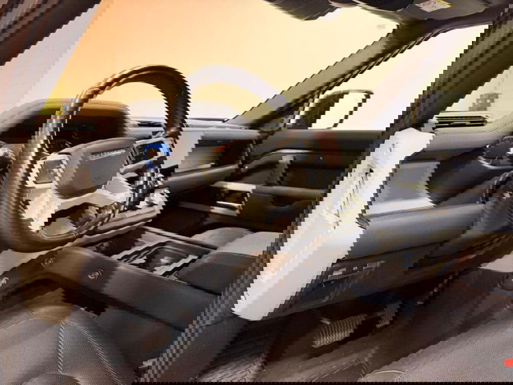 Land Rover Defender usata a Venezia (9)