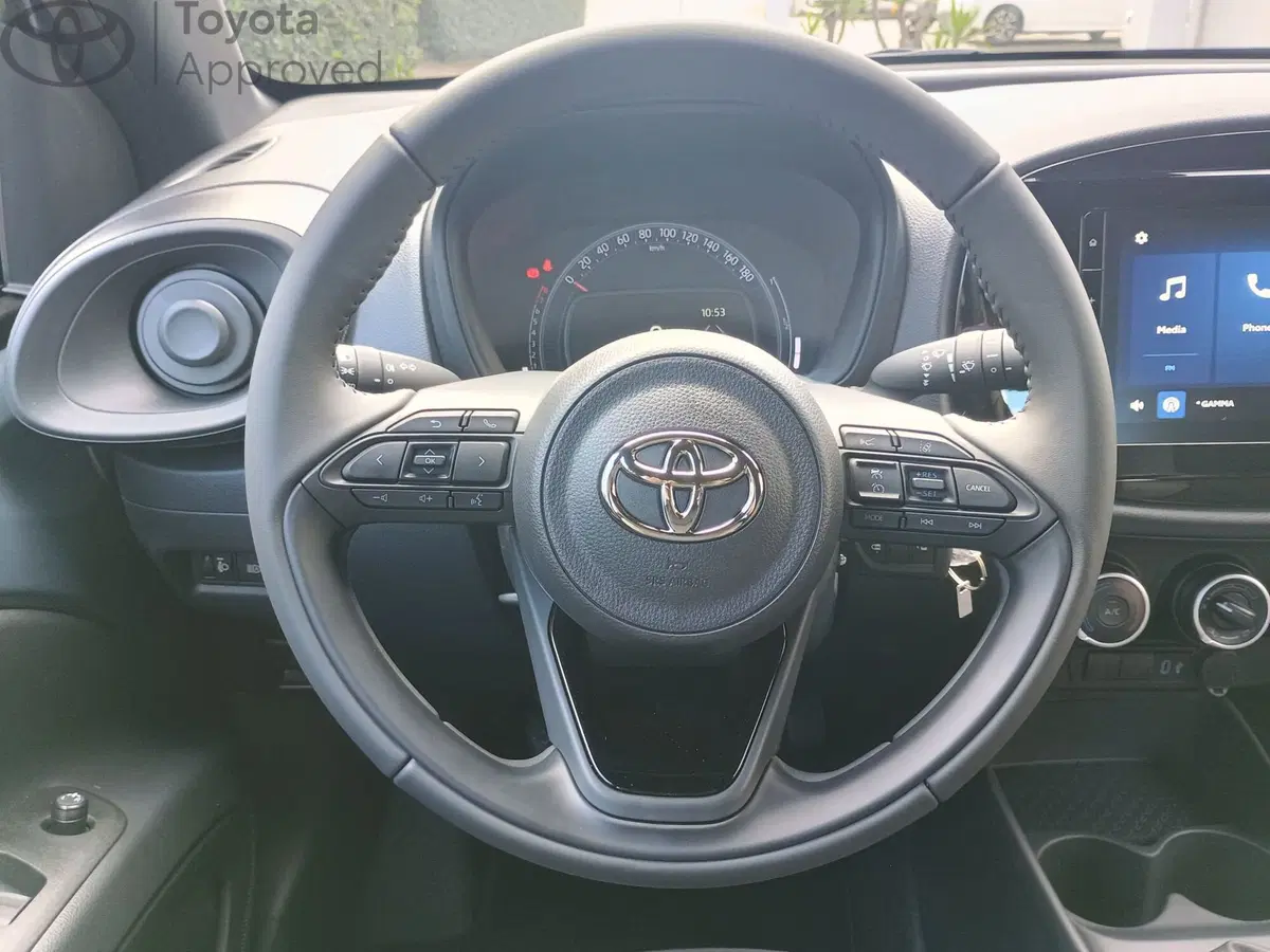 Toyota Aygo X nuova a Reggio Calabria (13)