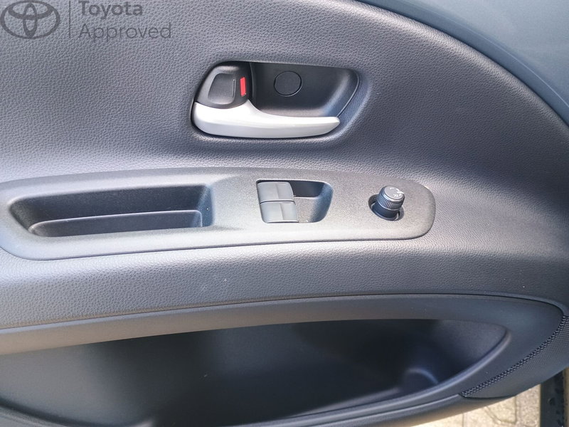 Toyota Aygo X nuova a Reggio Calabria (8)