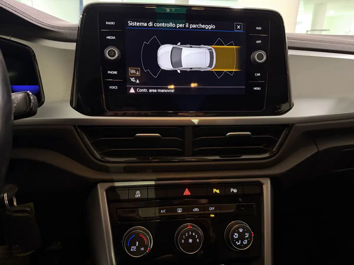Volkswagen T-Roc usata a Genova (12)