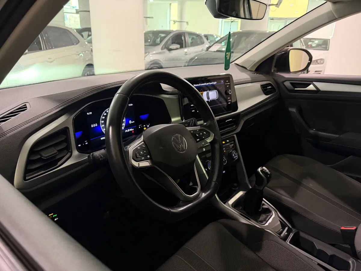 Volkswagen T-Roc usata a Genova (8)