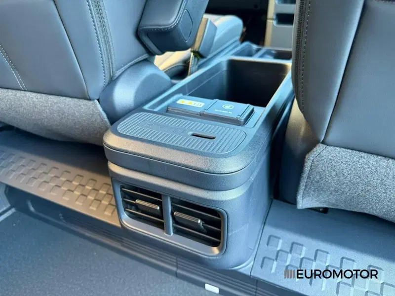 Kia PV5 nuova a Bari (13)