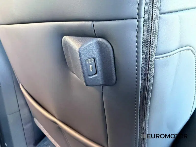 Kia PV5 nuova a Bari (15)