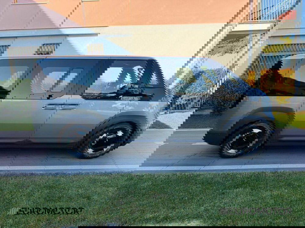 Kia PV5 nuova a Bari (4)