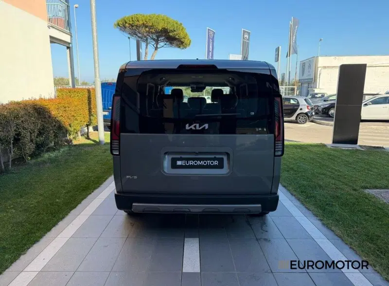 Kia PV5 nuova a Bari (6)