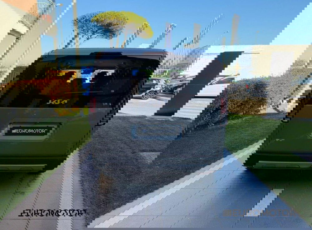 Kia PV5 nuova a Bari (6)