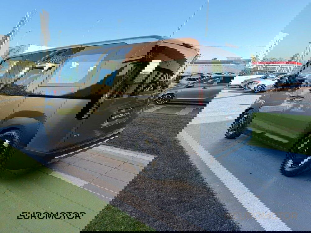 Kia PV5 nuova a Bari (7)