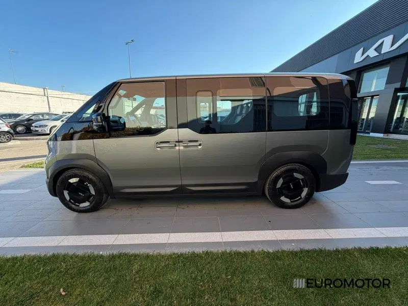Kia PV5 nuova a Bari (8)