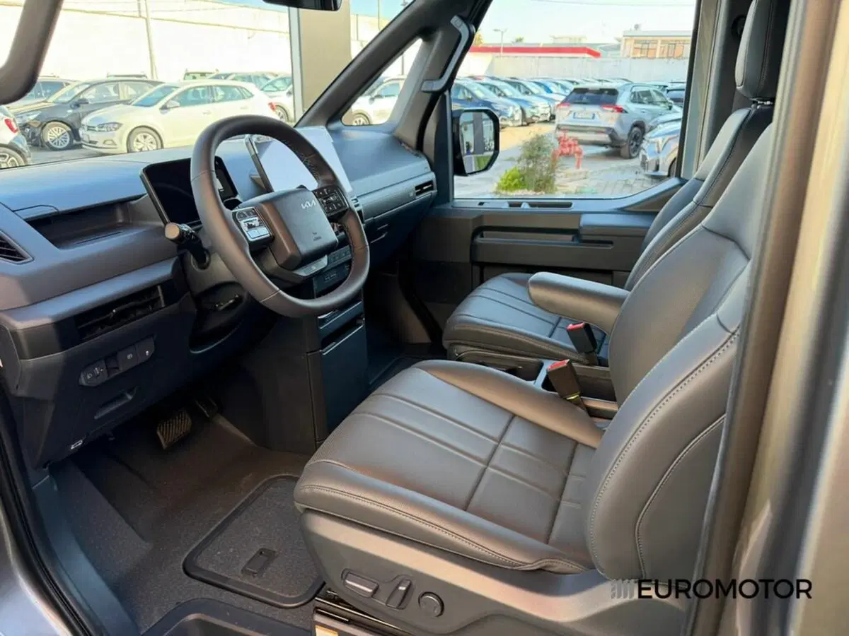 Kia PV5 nuova a Bari (9)
