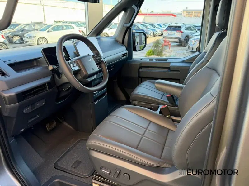 Kia PV5 nuova a Bari (9)