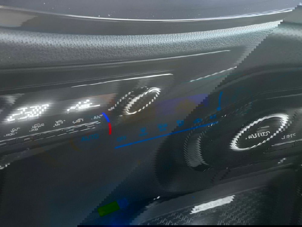 Toyota Aygo X usata a Lecco (14)