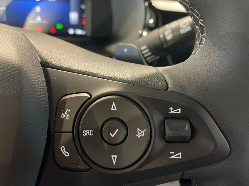 Opel Corsa nuova a Salerno (18)